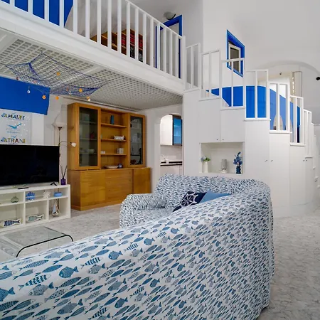 Blue House - 150 Mt Dalla Apartamento *