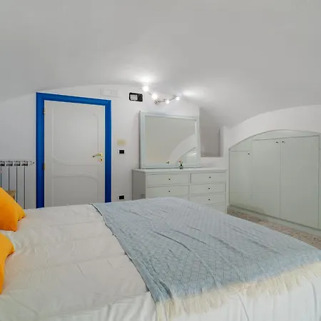 Blue House - 150 Mt Dalla *